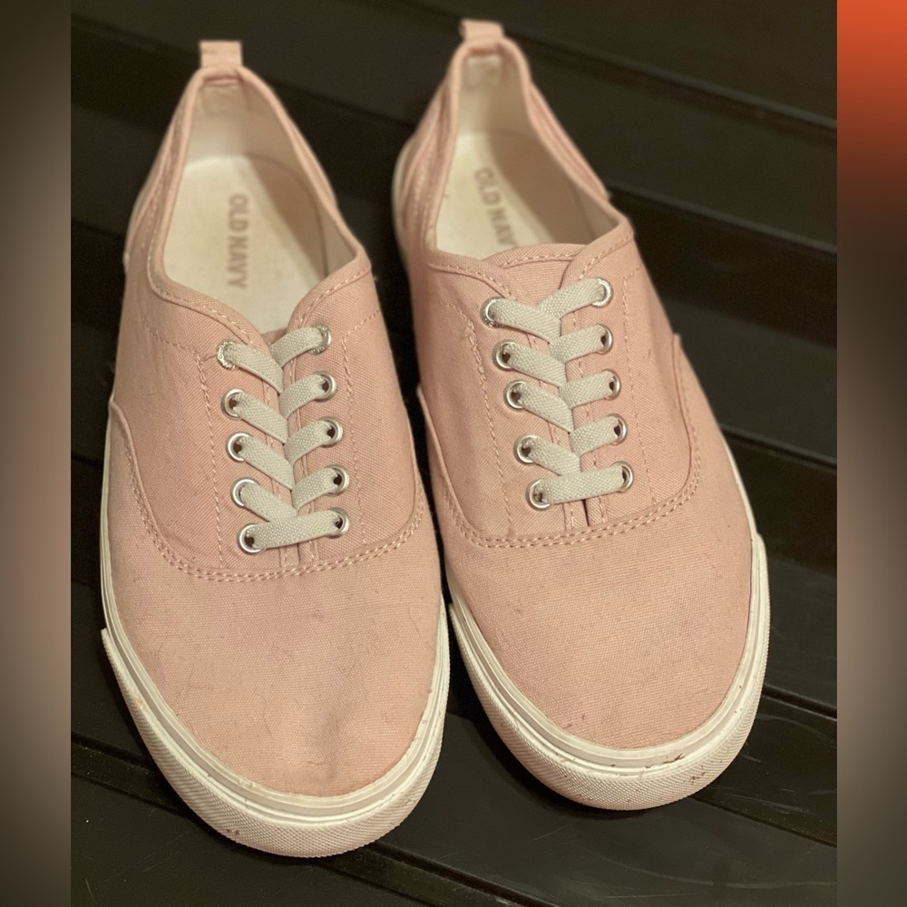 Girls Size 4 Pink Sneaker